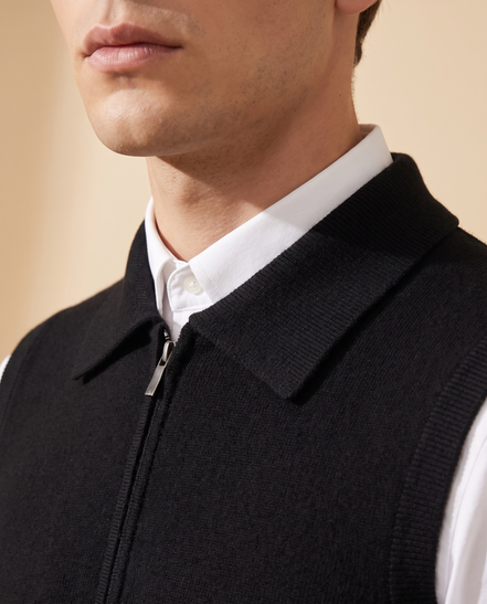 Close-up of The Windsor gilet folded ribbed collar