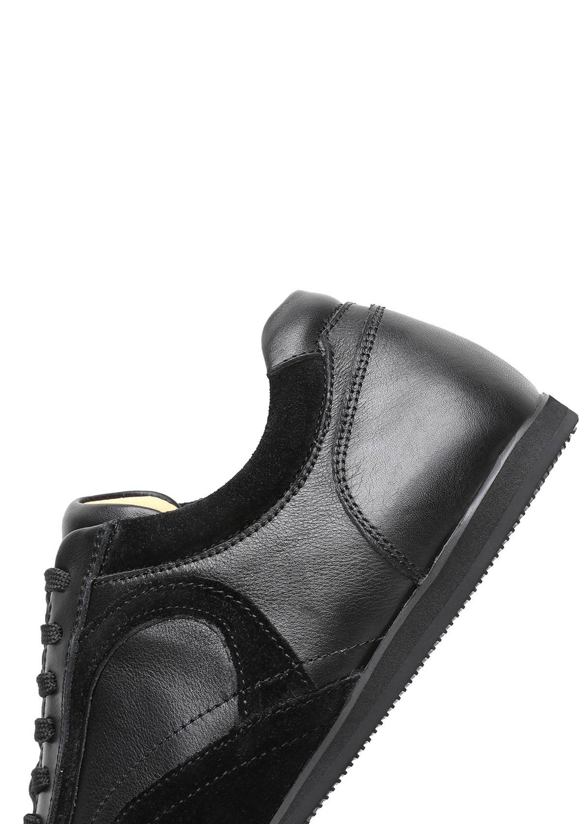 The Cadogan trainer in black, side profile